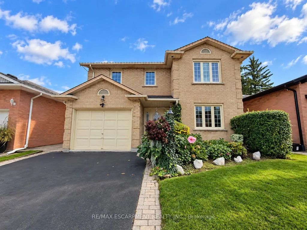1236 Thorpe Road, Burlington