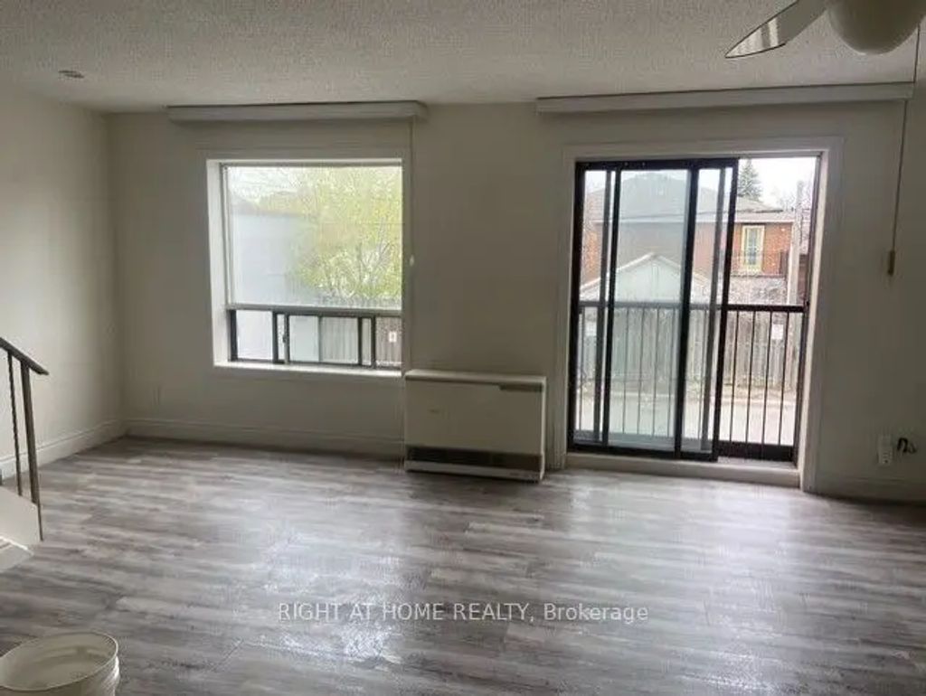 3358 Lake Shore Boulevard W Unit B, Toronto W06