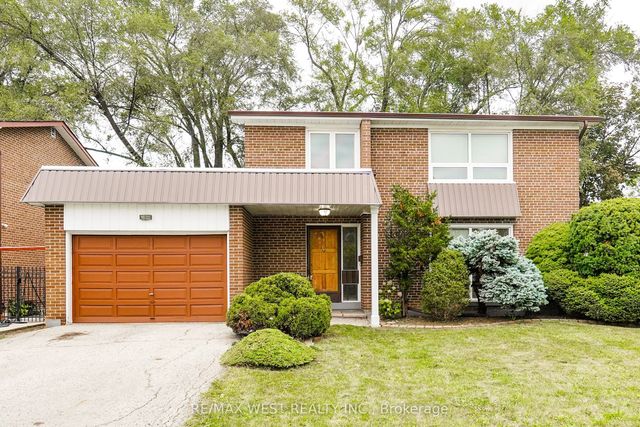 16 Opal Court, Toronto W10