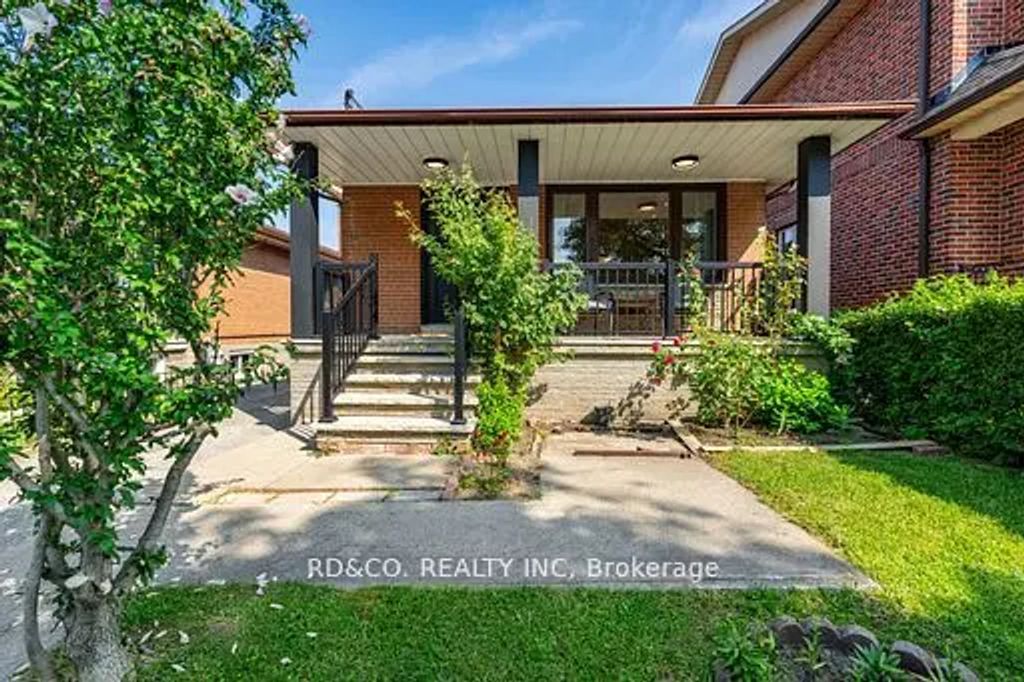 98 Hay Avenue, Toronto W06
