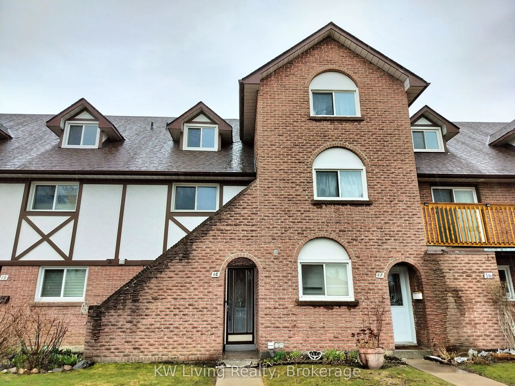 81 Irwin Road 18, Toronto W10