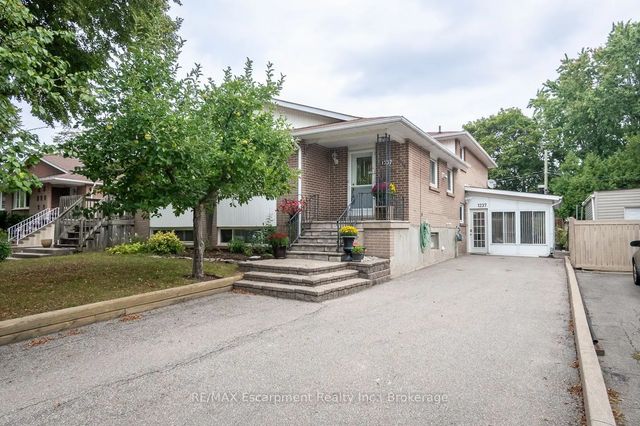 1237 Redbank Crescent, Oakville