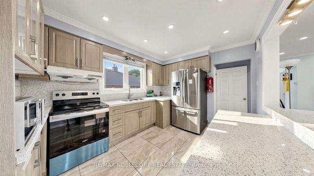 95 Snowood Court, Toronto W05