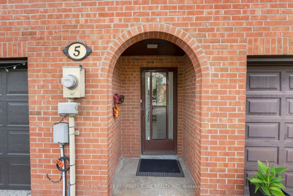 5 Briar Path, Brampton