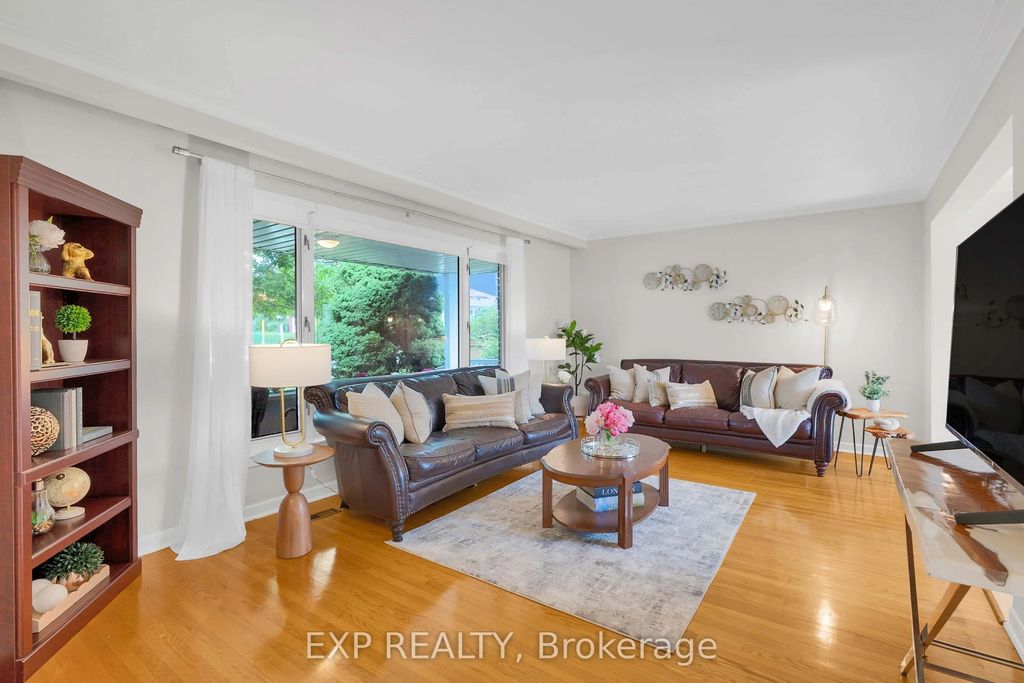 182 Derrydown Road, Toronto W05