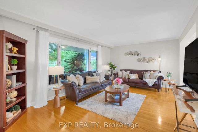 182 Derrydown Road, Toronto W05