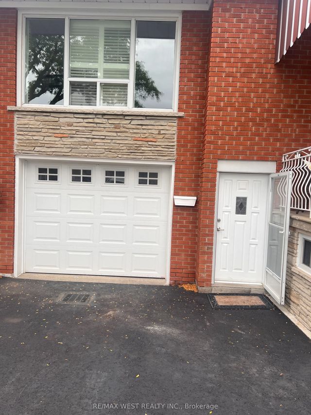 57 Starview Drive, Toronto W05