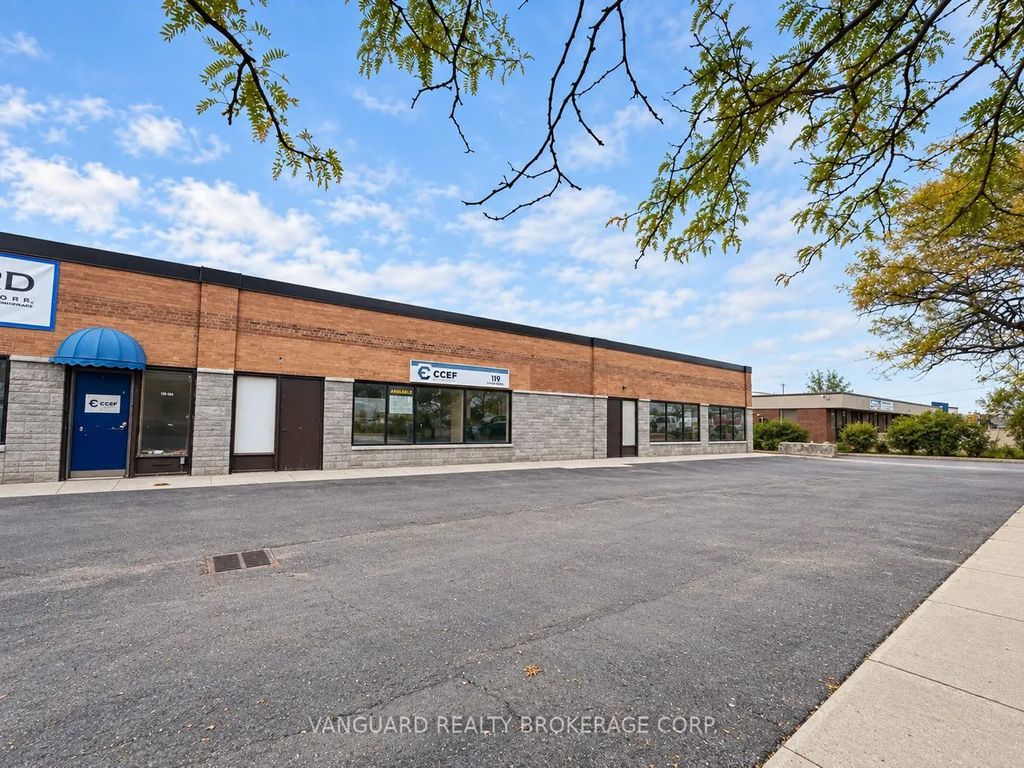 121 Toryork Drive, Toronto W05