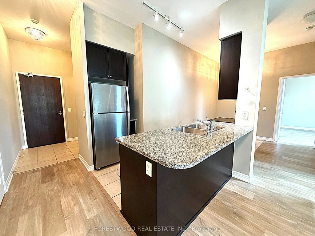 339 Rathburn Road W 101, Mississauga