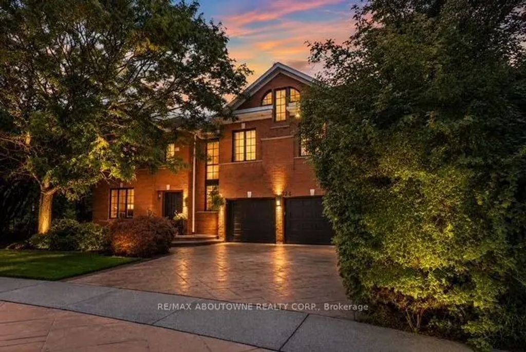 324 Oakridge Court, Oakville