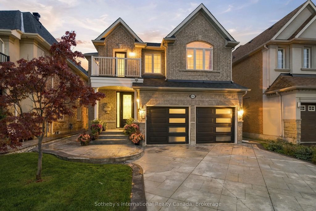 3352 Erin Centre Boulevard, Mississauga