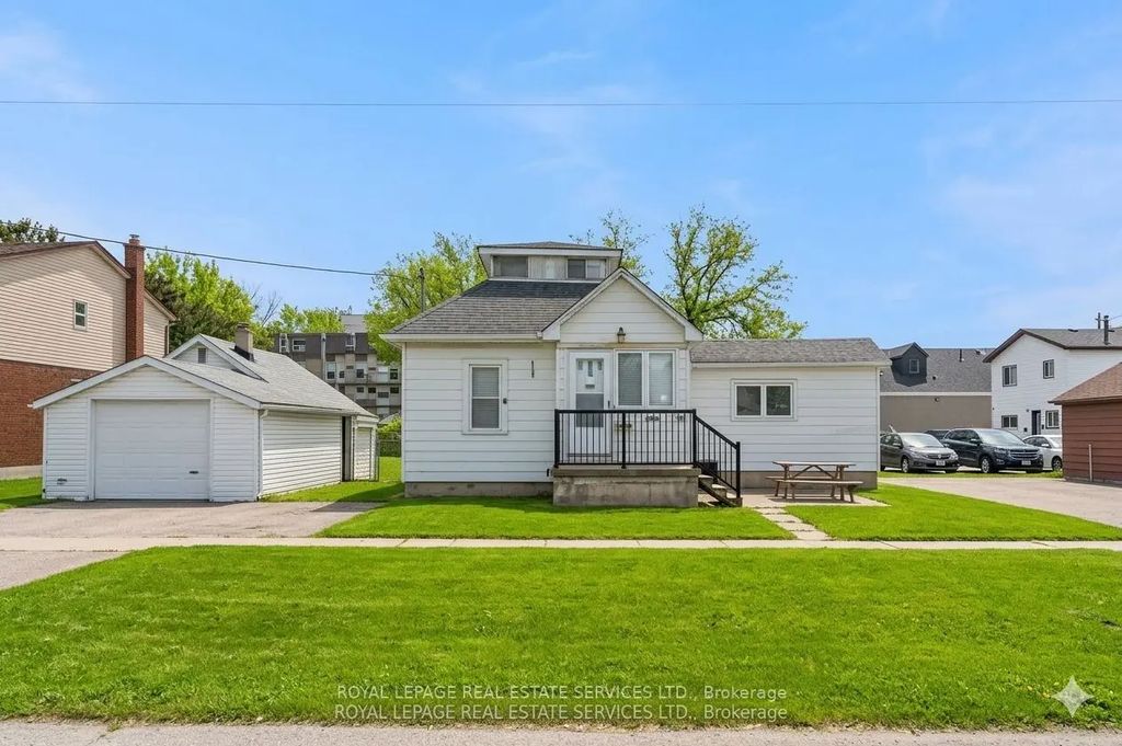 2386 Sovereign Street, Oakville