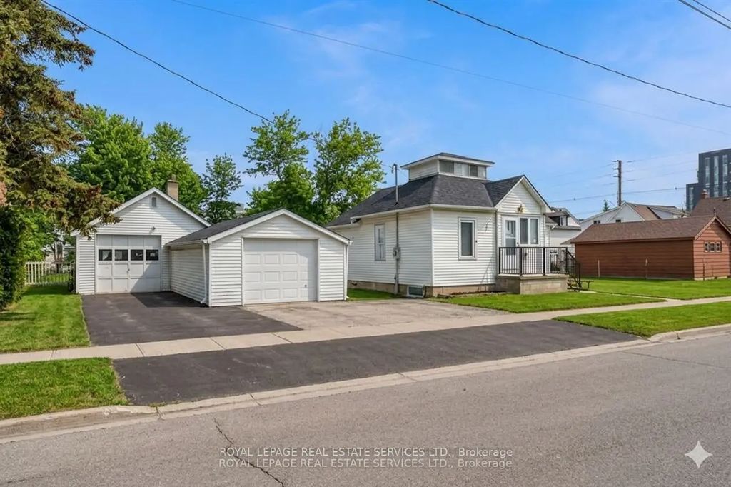2386 Sovereign Street, Oakville