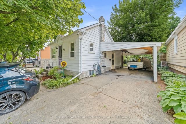 27 Royce Avenue, Brampton