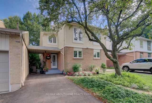 1012 Elizabeth Place, Oakville