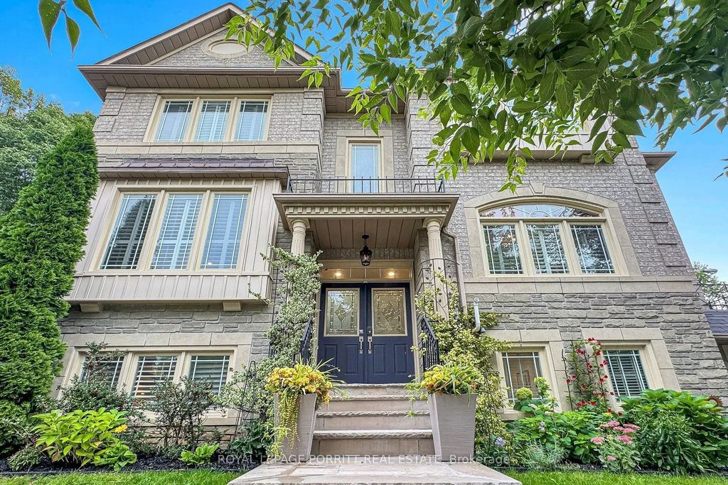 2 Granite Court, Toronto W06