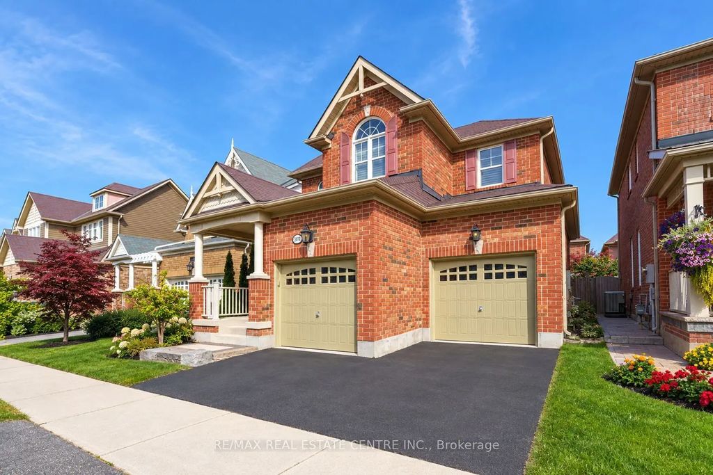 907 Etherington Way, Milton