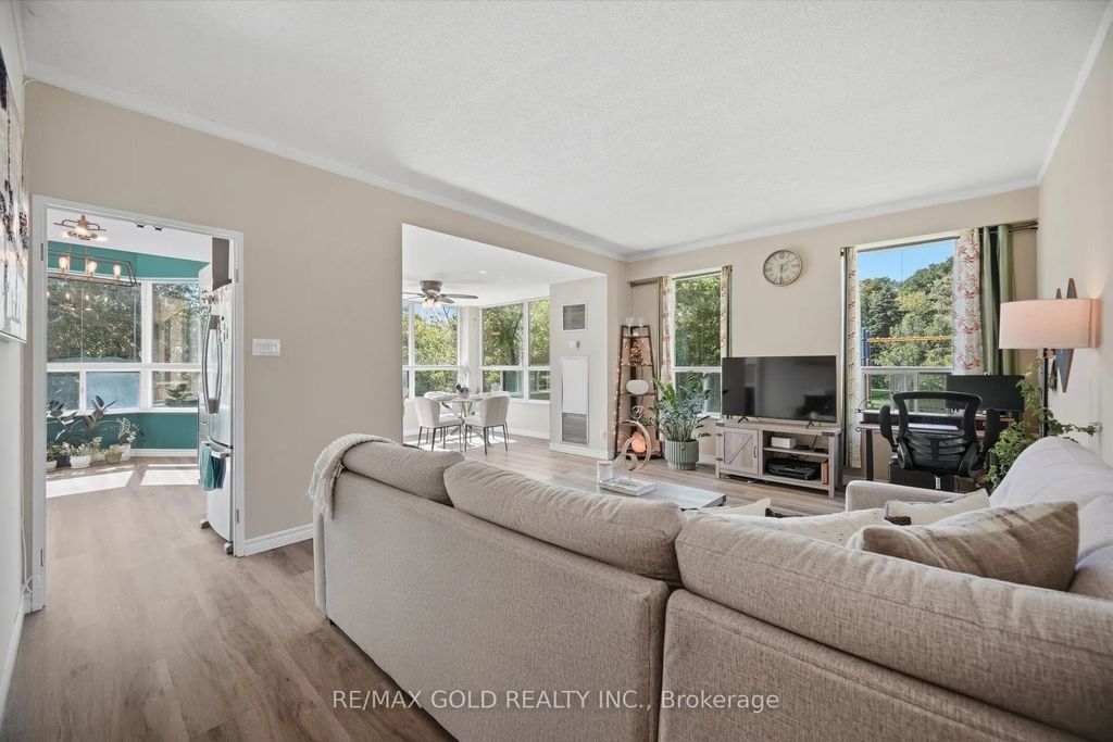 6 Humberline Drive 112, Toronto W10
