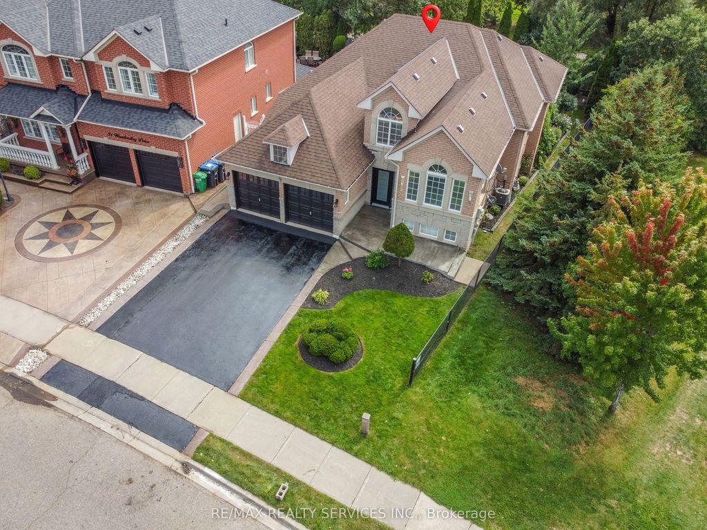 33 Woodvalley Drive, Brampton