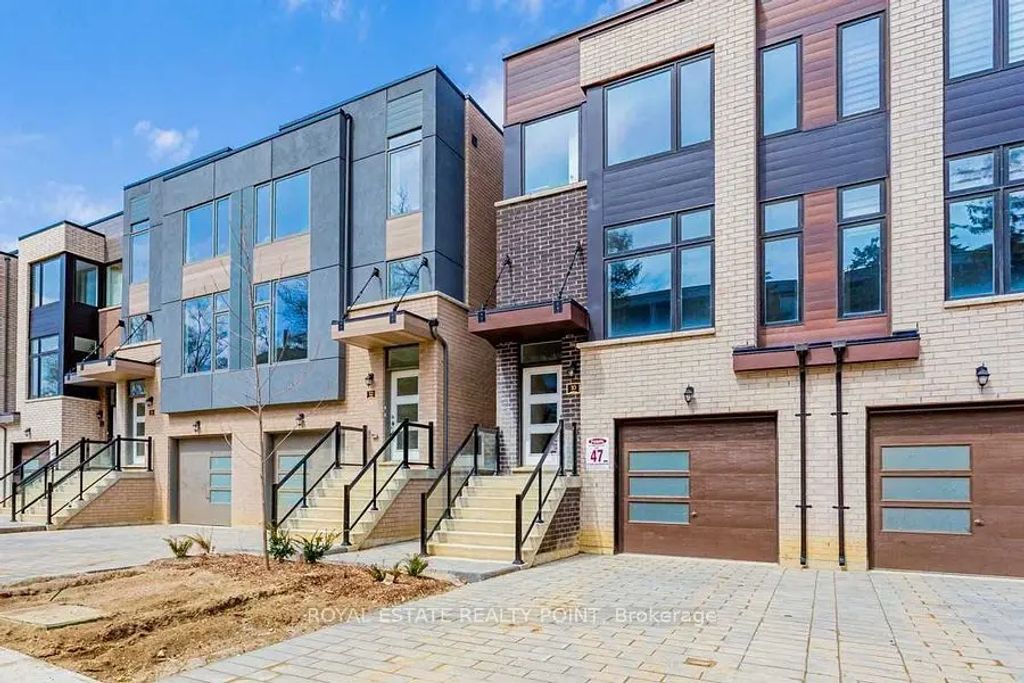 10 Creekbank Road Main, Toronto W04
