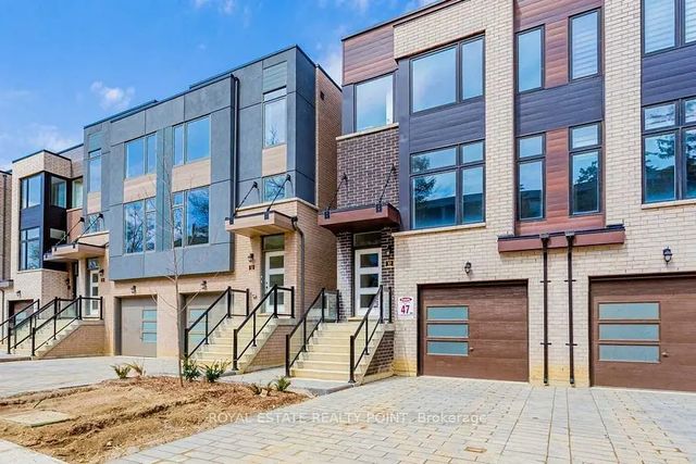 10 Creekbank Road Main, Toronto W04
