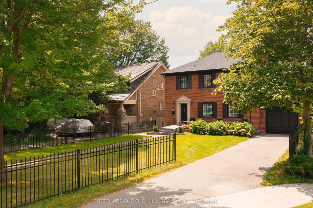 10 Queens Avenue, Toronto W06