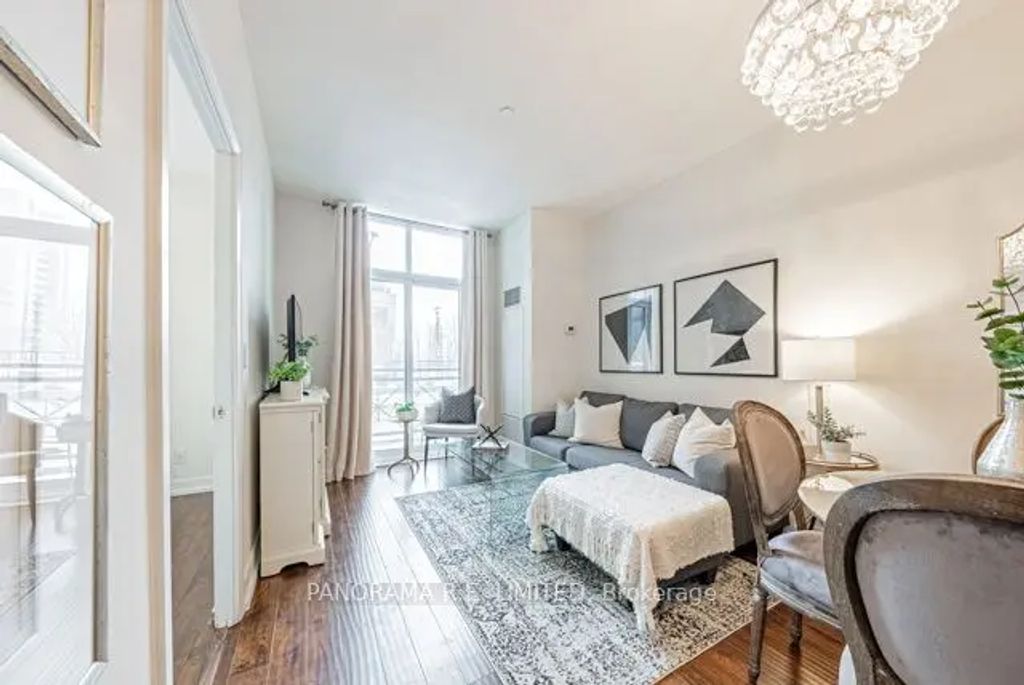 2 Eva Road 121, Toronto W08