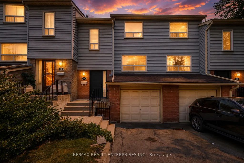 1055 Shawnmarr Road 17, Mississauga