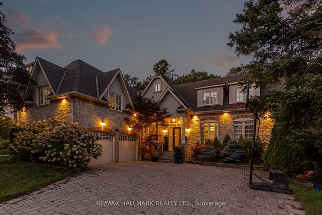 111 Woodhaven Park Drive, Oakville