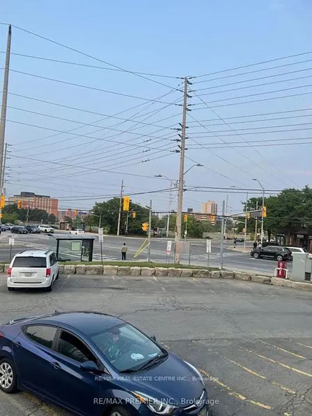 165 Dundas Street W 105, Mississauga