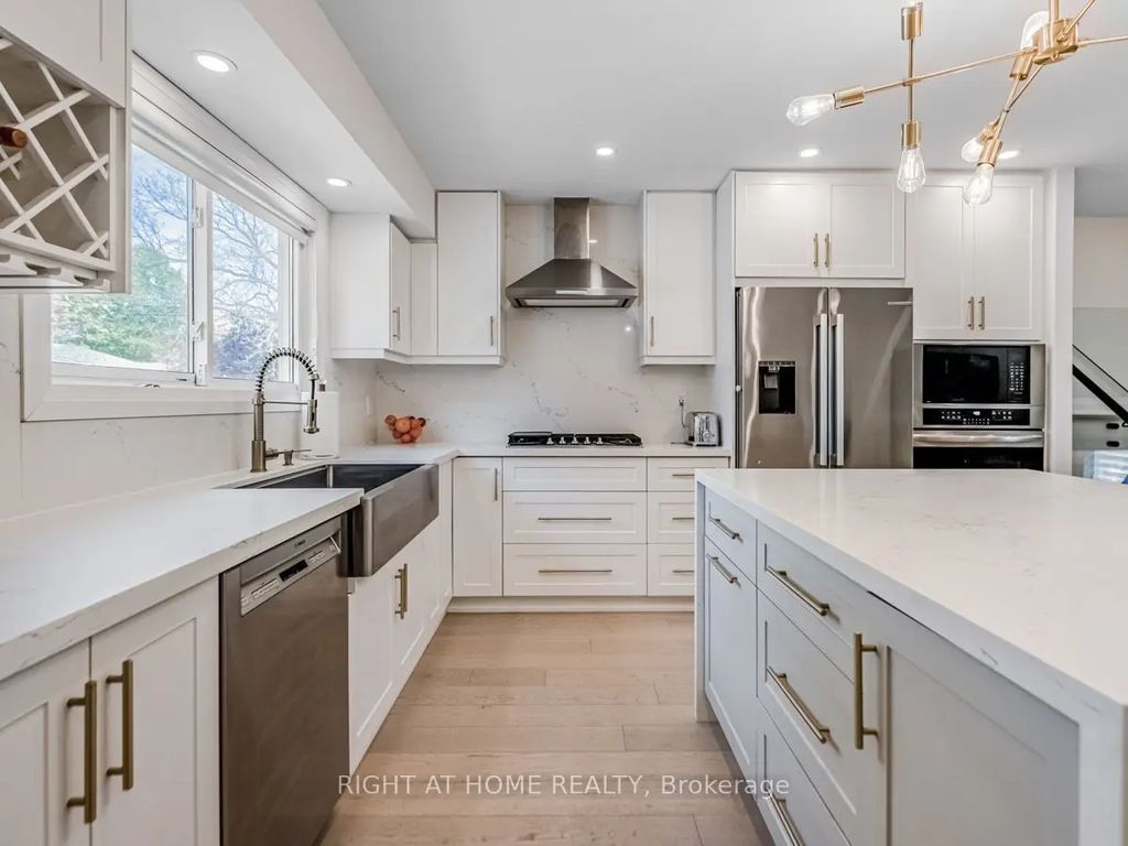 883 Francis Road, Burlington