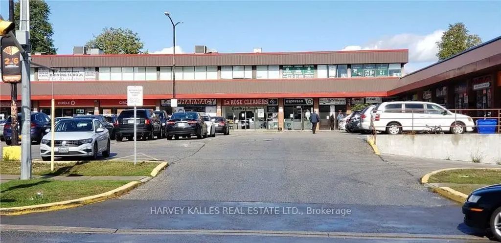 140 Larose Avenue 202, Toronto W09