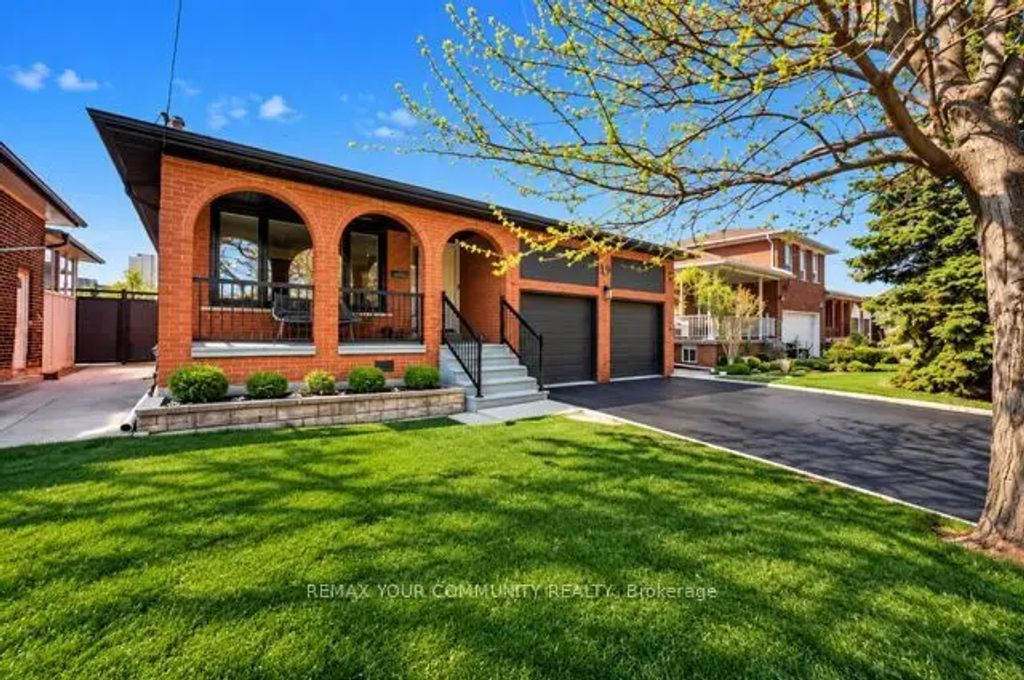 19 Hamer Boulevard, Toronto W09