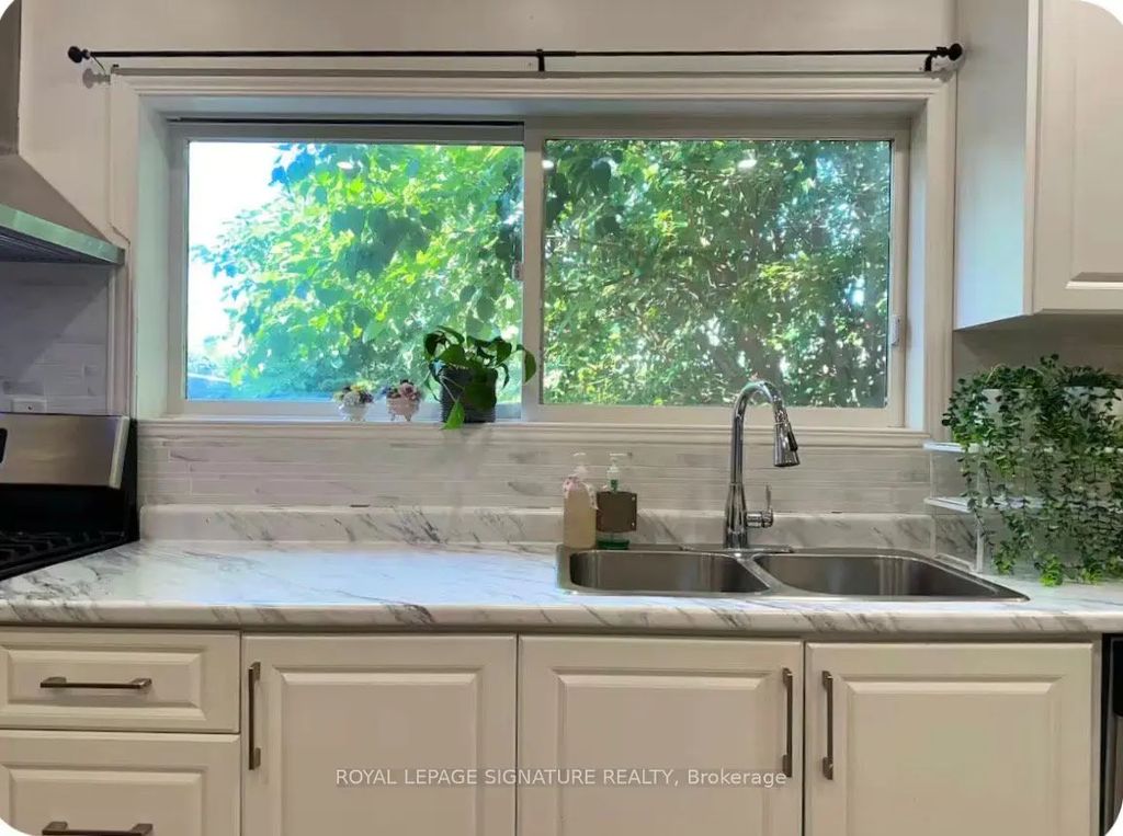 1119 Rebecca Street, Oakville