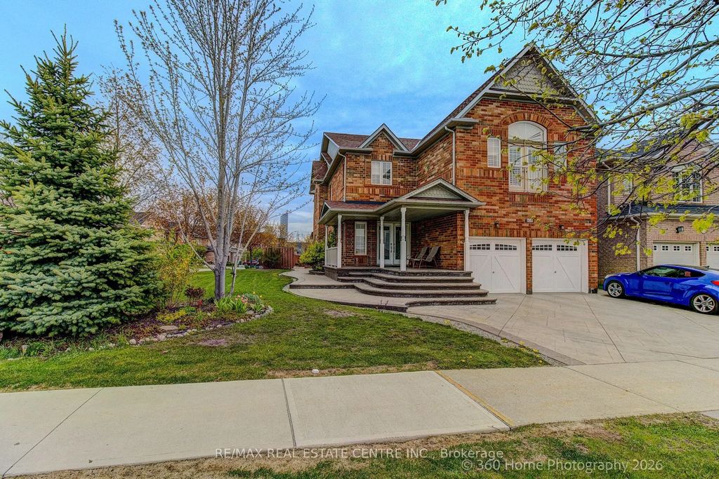 806 White Clover Way, Mississauga