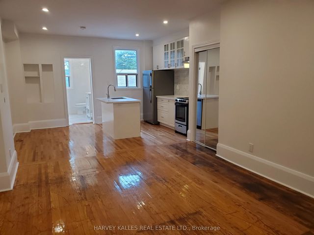 1300 Lansdowne Avenue Main, Toronto W03