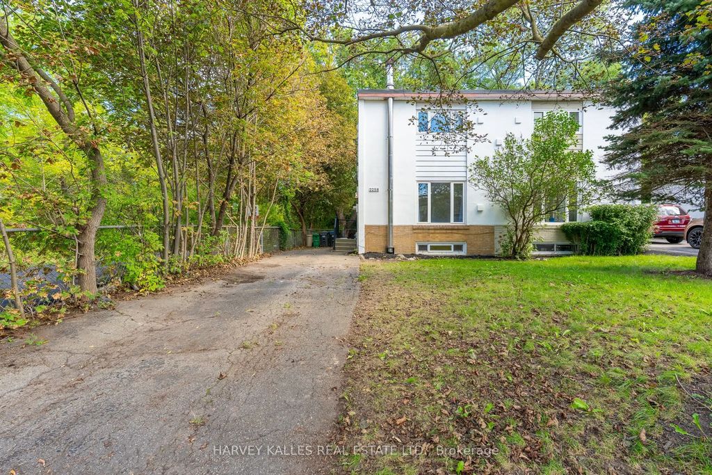 2258 Brookhurst Road, Mississauga