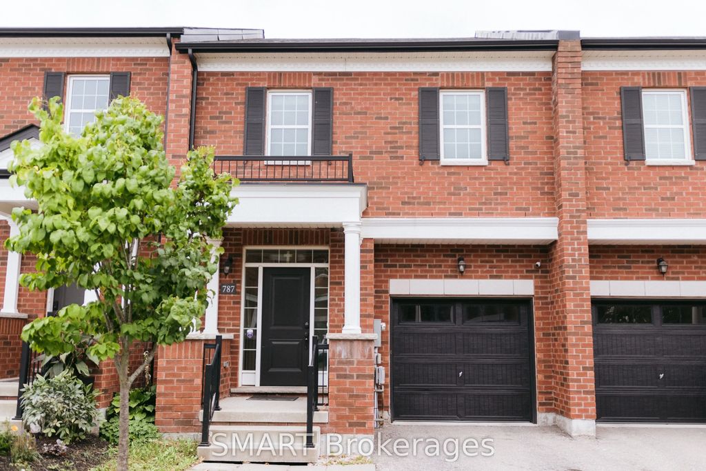 787 Banks Crescent, Milton