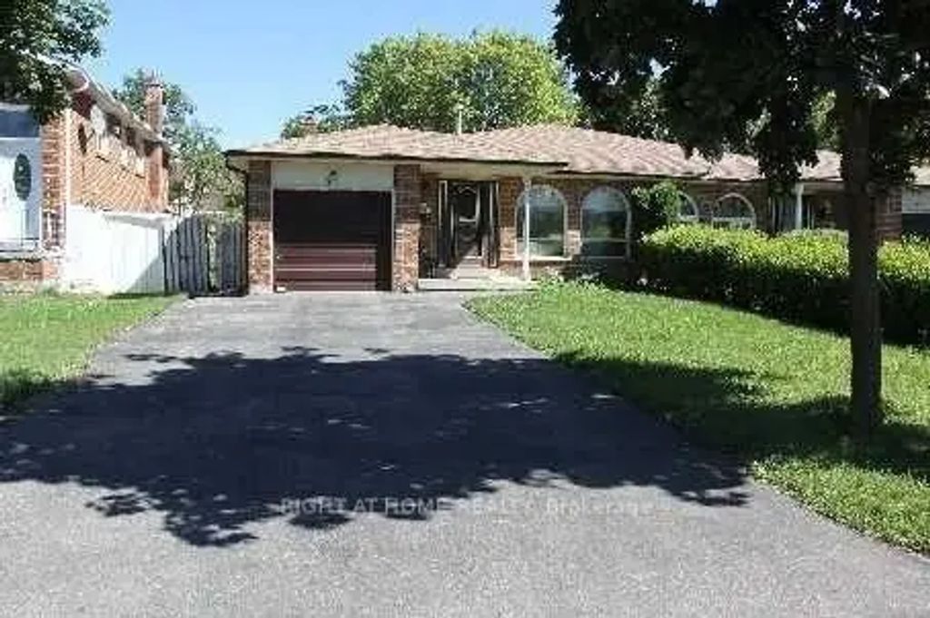 31 Manitou Crescent, Brampton