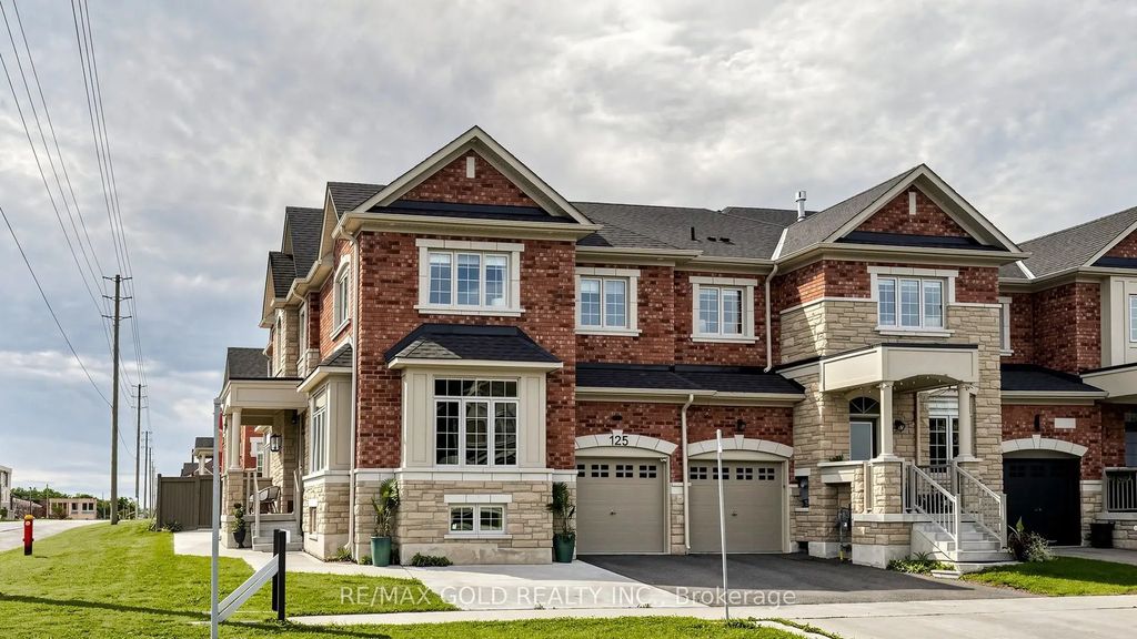 125 Burnhamthorpe Road E, Oakville
