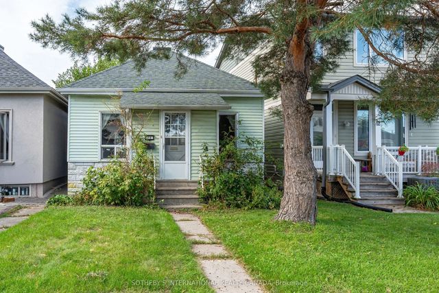 14 Marshall Boulevard, Toronto W03