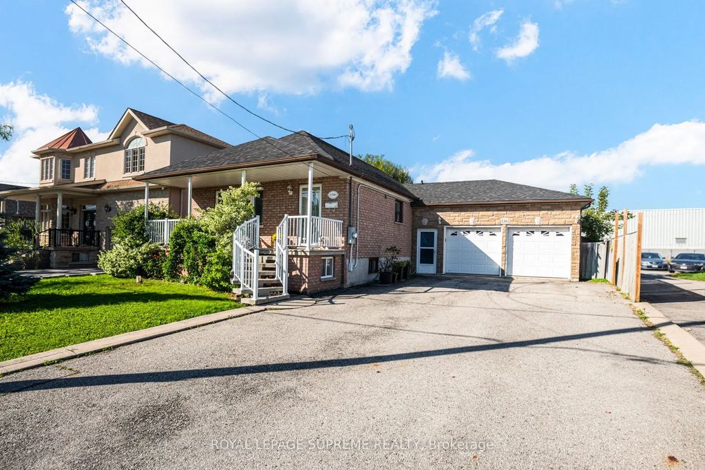 136 Winston Park Boulevard, Toronto W05