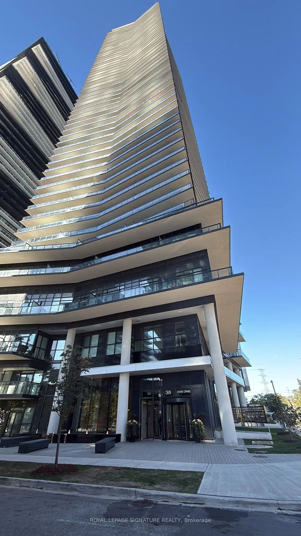 38 Annie Craig Drive 411, Toronto W06