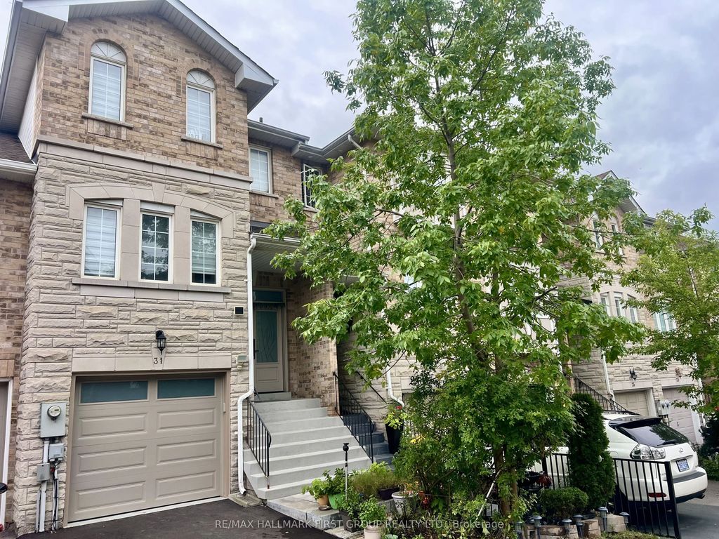 31 Shining Star Crescent, Toronto W04