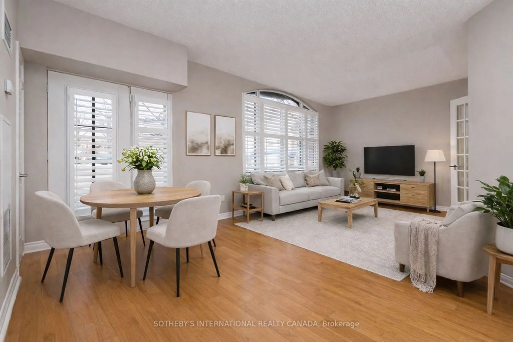 3085 Bloor Street W 108, Toronto W07