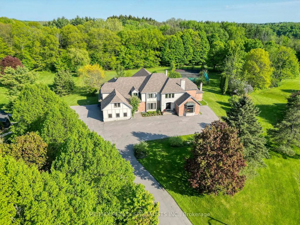 6399 Chelsea Road, Burlington