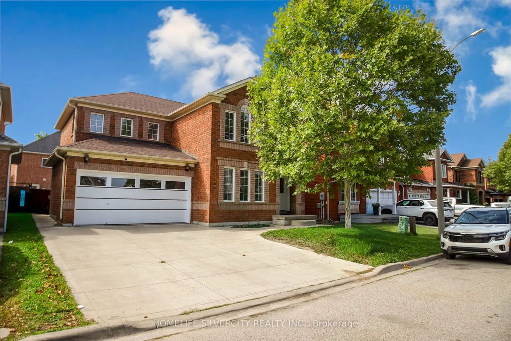 22 Meadow Glade Road, Brampton