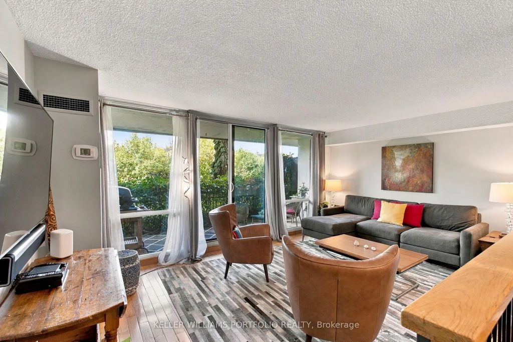 260 Scarlett Road 101, Toronto W03