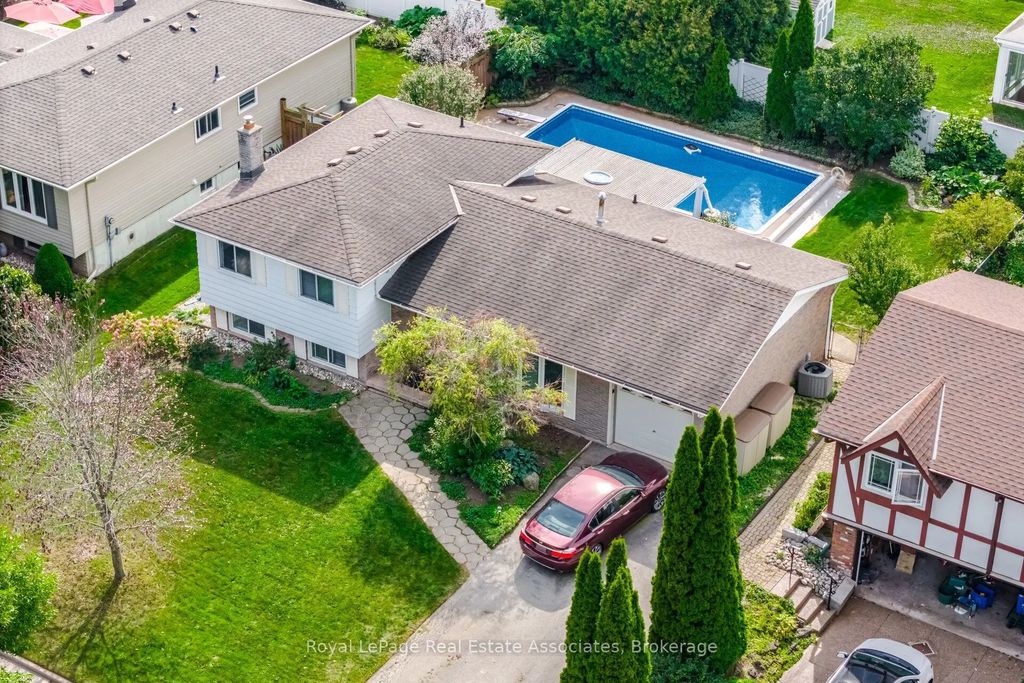 2452 Yarmouth Crescent, Oakville
