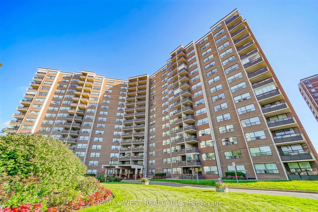 551 The West Mall N/a 803, Toronto W08